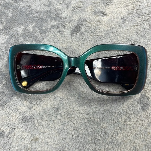 Chanel Acetate Quilted CC Glasses Frames Amber Brown Color Change Green Rim - Picture 12 of 12